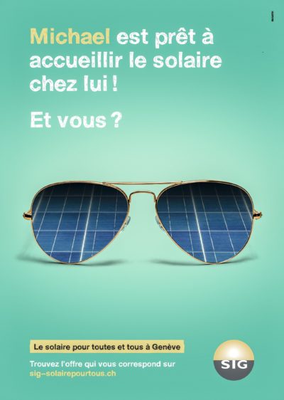paire de lunettes rayban sur fond turquoise, publicité pour le solaire pour tous, m&c saatchi