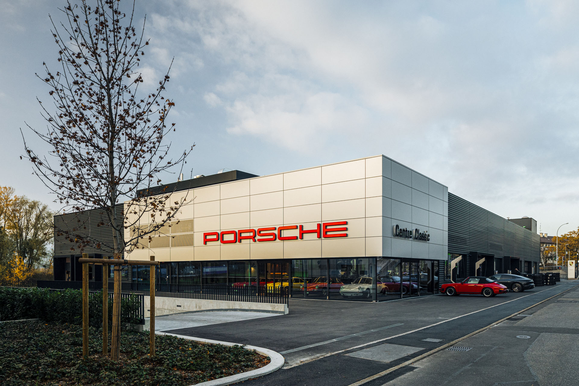 Le nouveau bâtiment Centre Porsche Classic à Genève